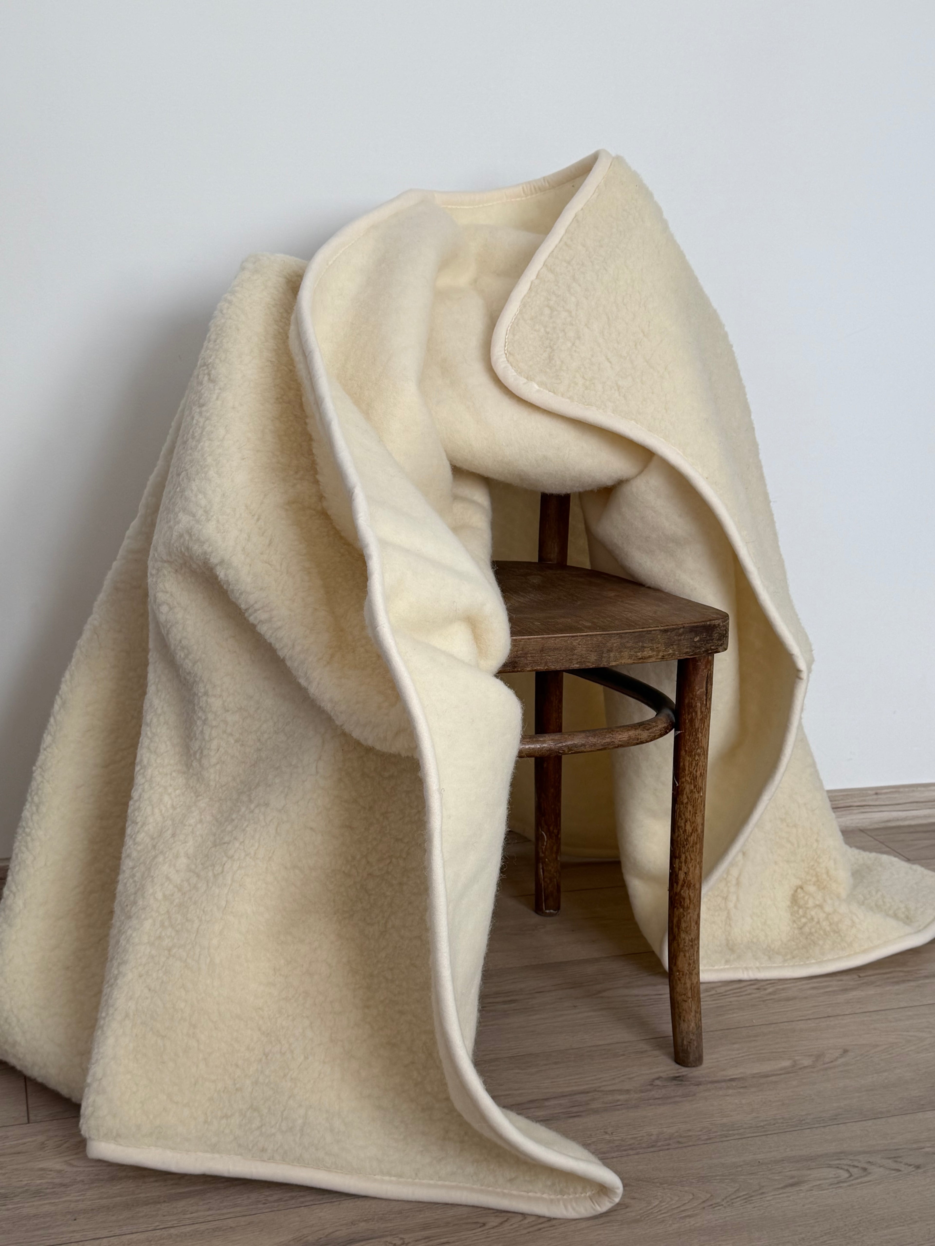 Prikrývka ecru z merino vlny 160x200